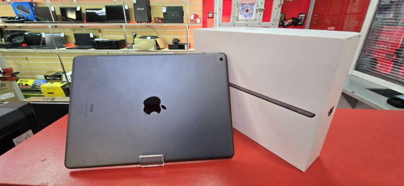 Планшет Apple iPad (8-го поколения) (2020)
