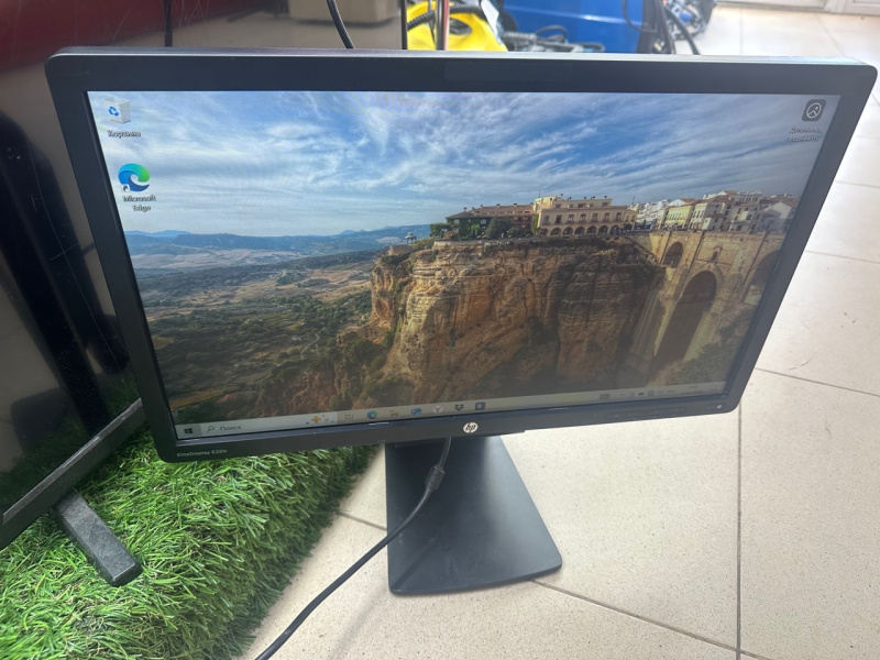 Монитор HP EliteDisplay E221c