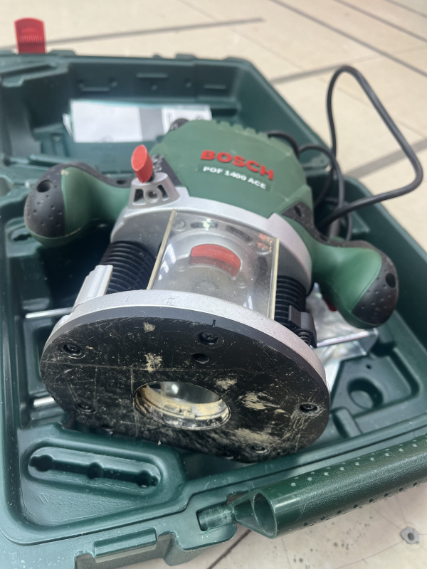 Фрезер Bosch pod 1400ace
