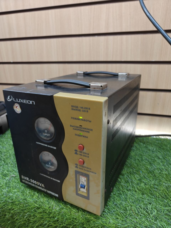 Стабилизатор напряжения . Luxeon SVR-3000VA